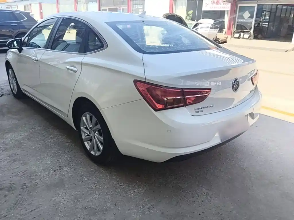 Buick Verano — миниатюра 5