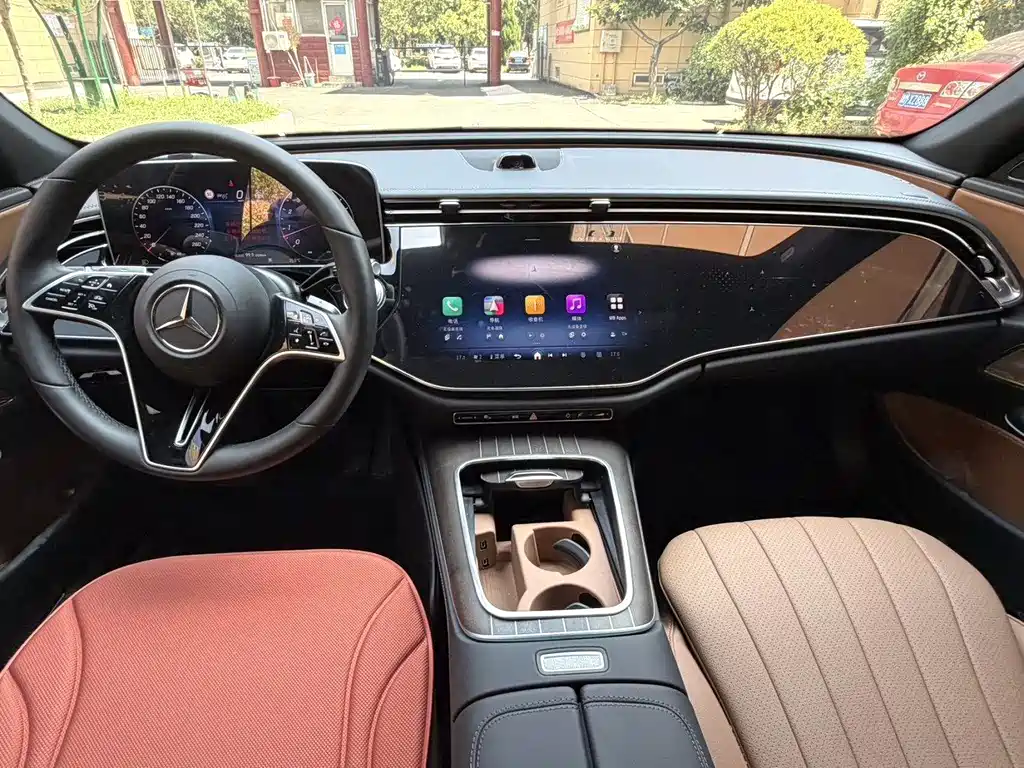 Mercedes-Benz E-Class — миниатюра 5