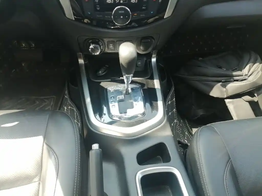 Nissan Terra — миниатюра 14