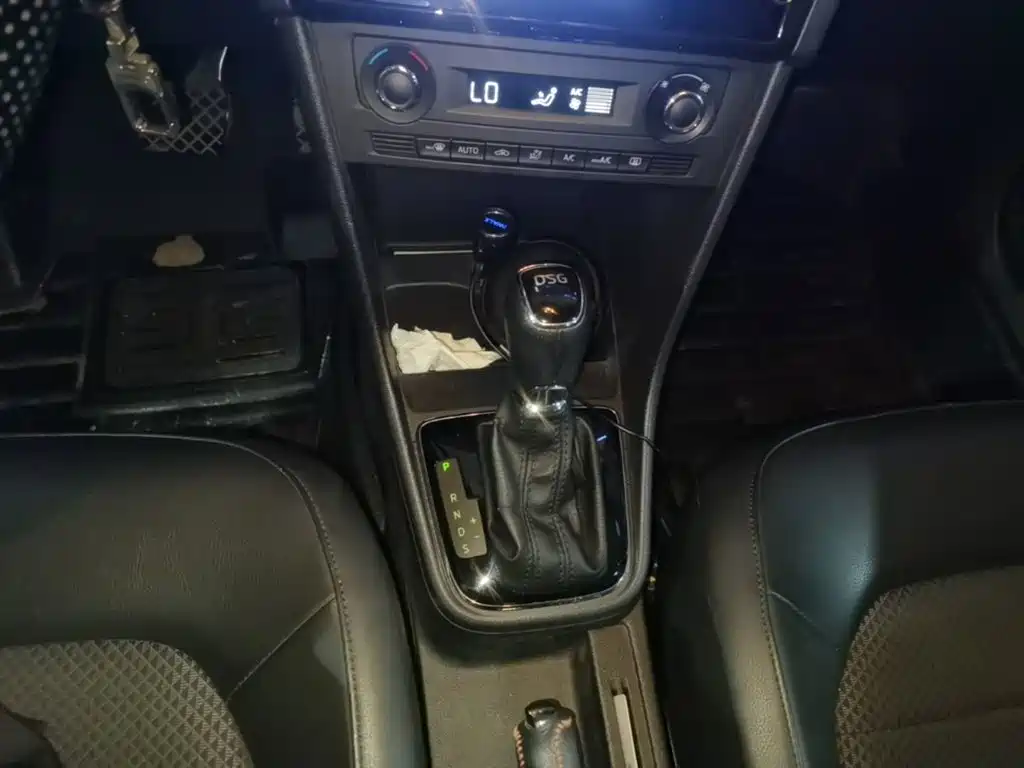 Skoda Rapid Spaceback — миниатюра 14
