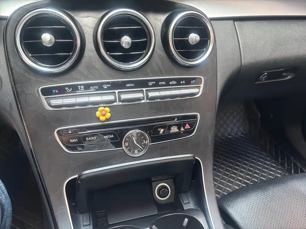 Mercedes-Benz C-Class — миниатюра 8