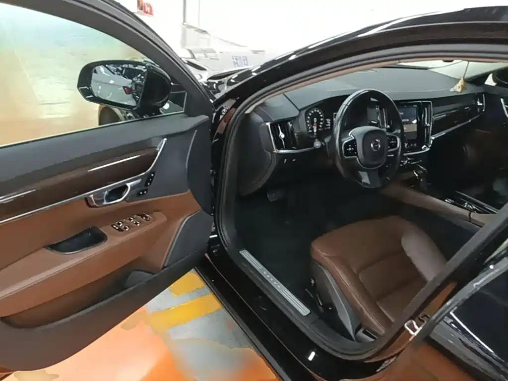 Volvo S90 — миниатюра 16