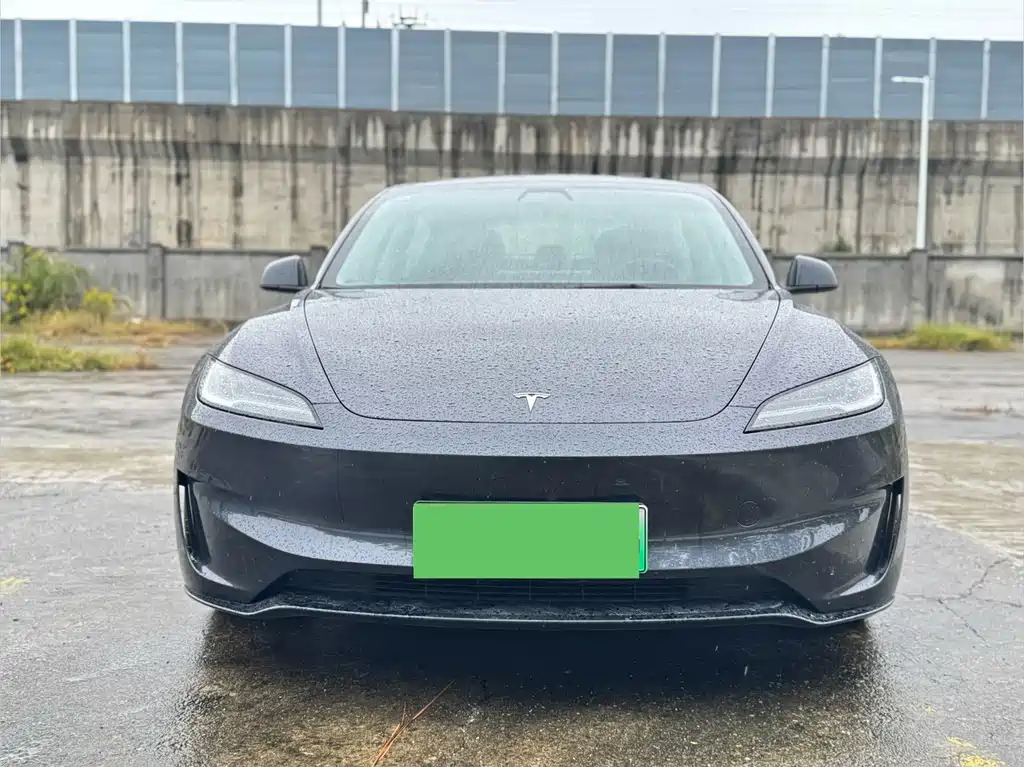 Tesla Model 3 — миниатюра 2