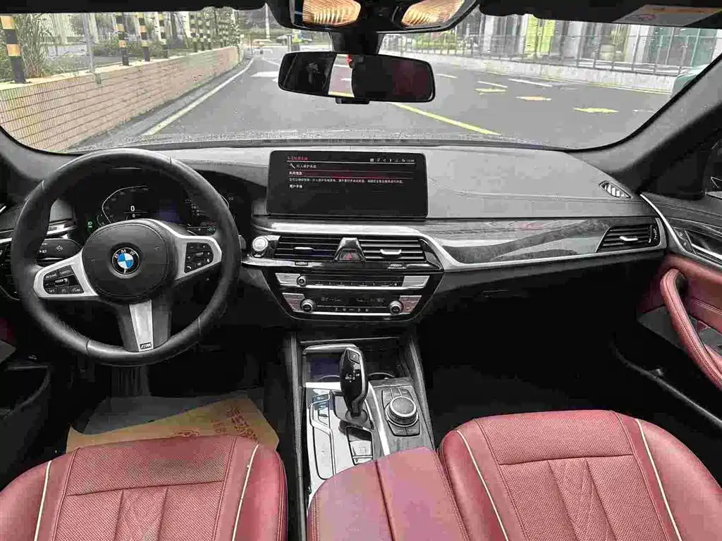 BMW 5 Series — миниатюра 7