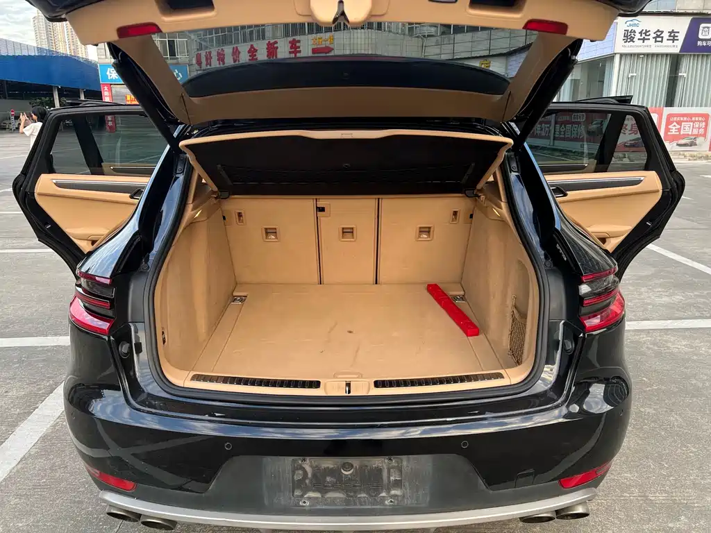 Porsche Macan — миниатюра 12