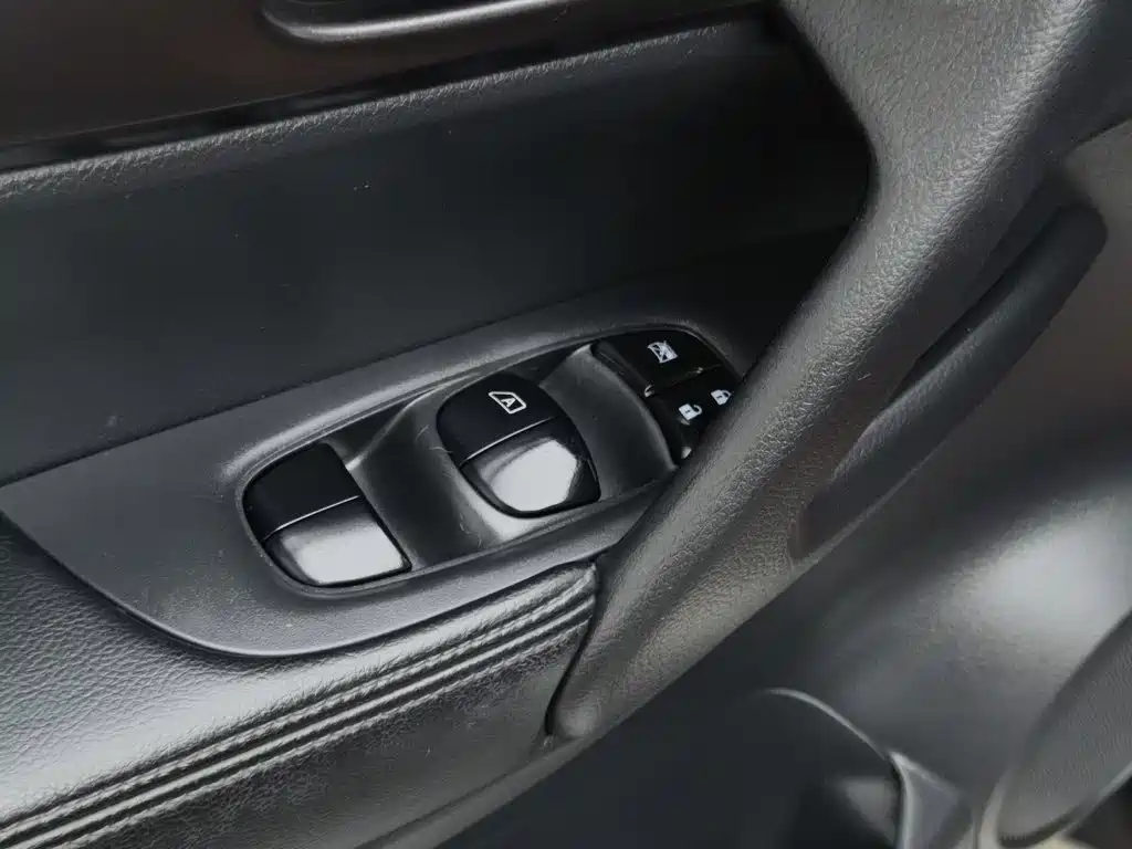 Nissan X-Trail — миниатюра 9