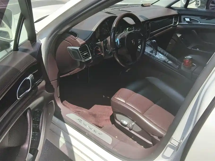 Porsche Panamera 2013 Panamera 4 Platinum Edition 3.6L