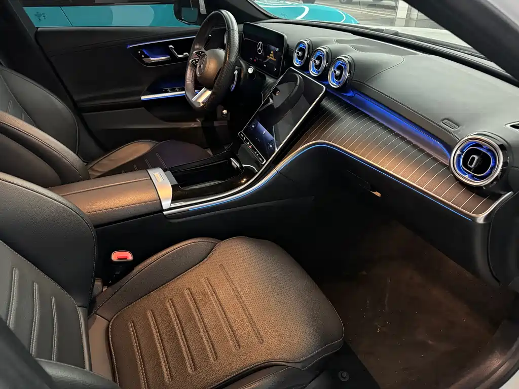 Mercedes-Benz C-Class — миниатюра 7