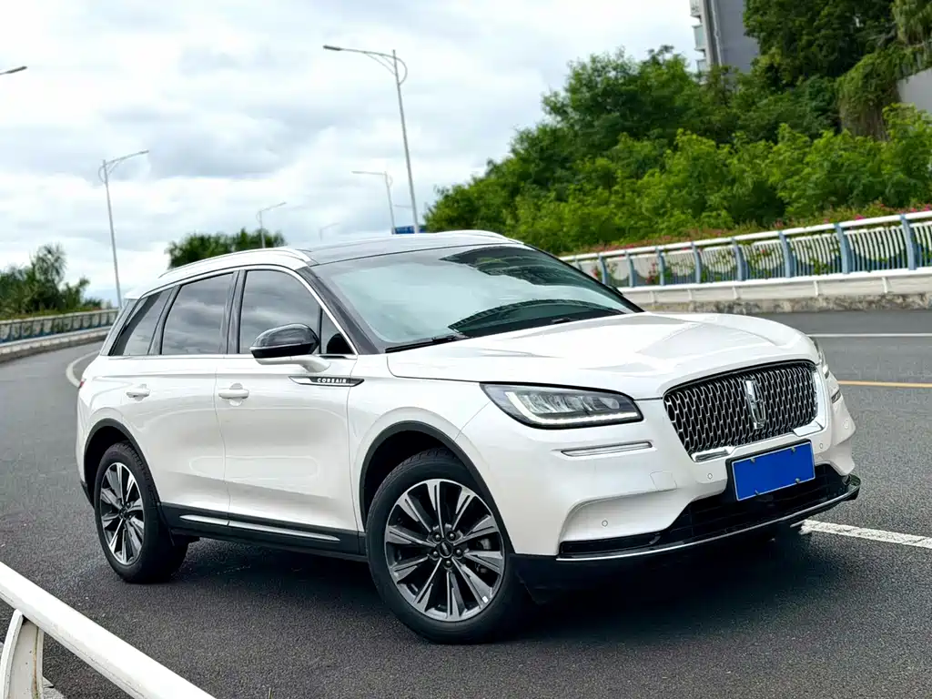 Lincoln Corsair — миниатюра 3