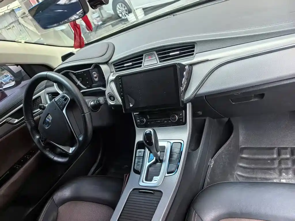 Geely Emgrand GL — миниатюра 4