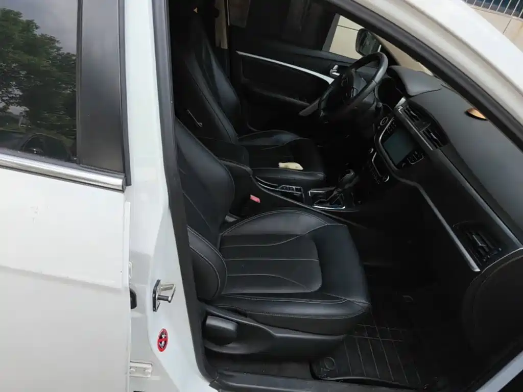 Geely Emgrand — миниатюра 25