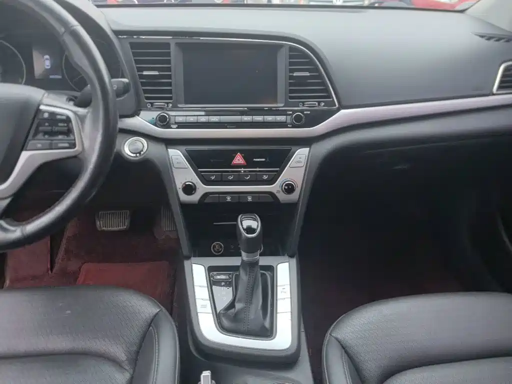 Hyundai Elantra — миниатюра 13