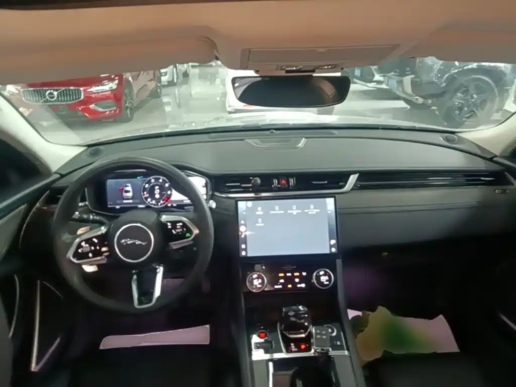 Jaguar XFL — миниатюра 10