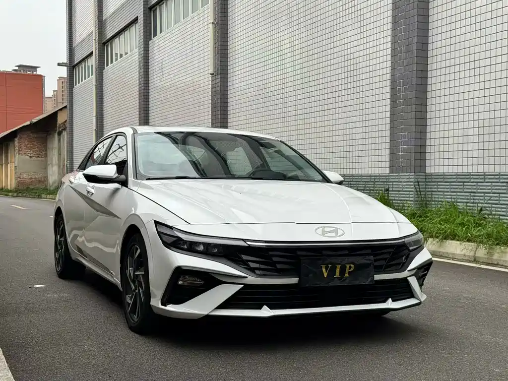 Hyundai Elantra — миниатюра 3