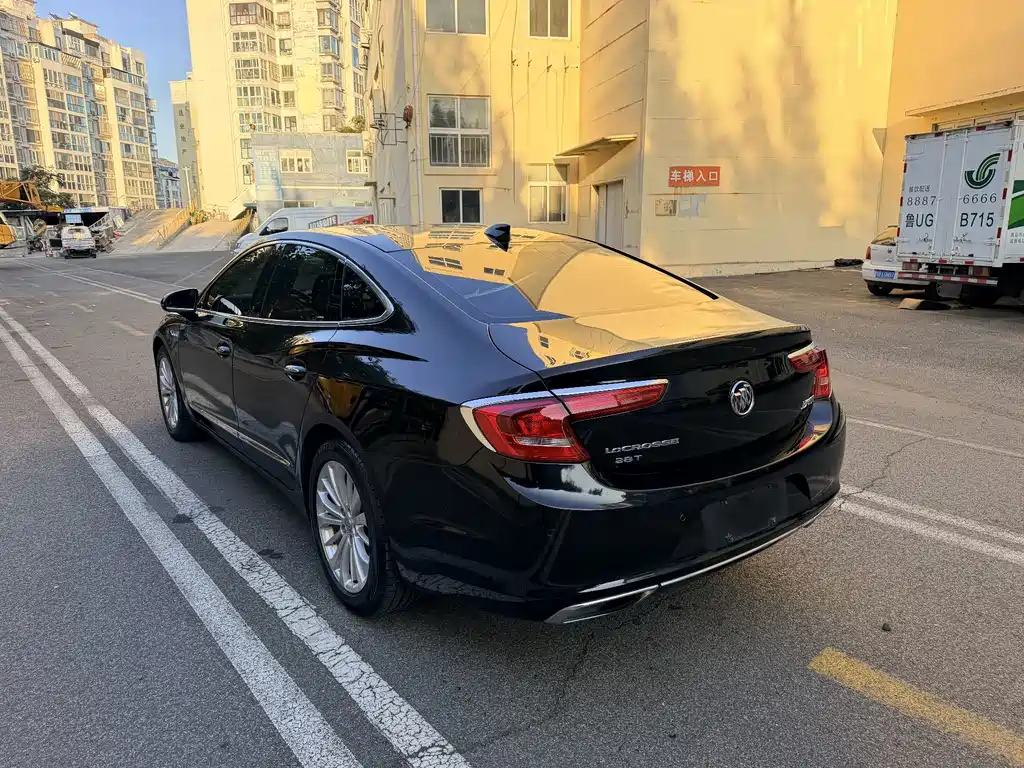 Buick LaCrosse — миниатюра 6