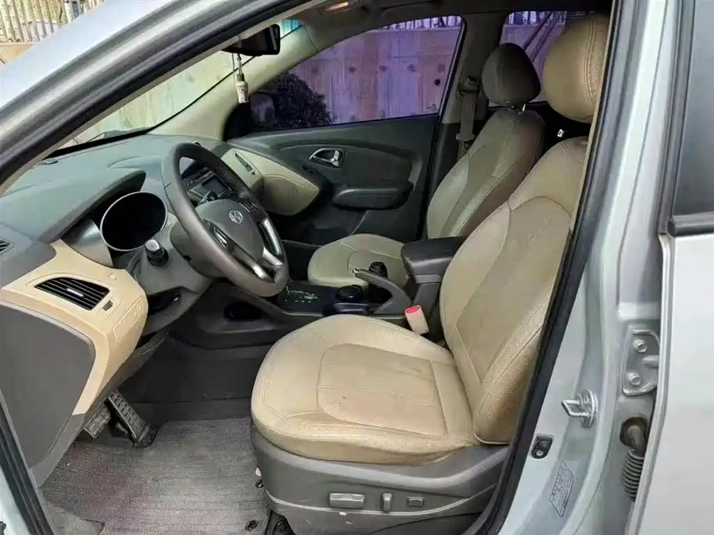 Hyundai BAIC Hyundai ix35 ix35 2010 2.0L AT Elite GLS