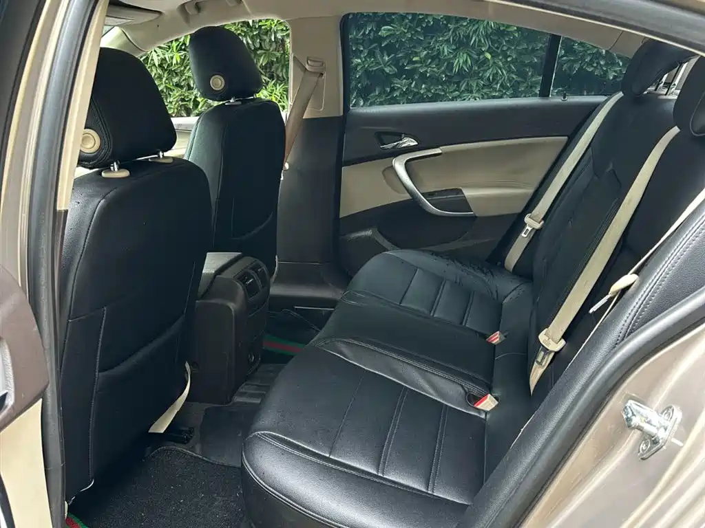 Buick Regal 2011 2.0L Comfort