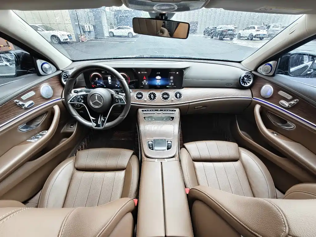 Mercedes-Benz E-Class — миниатюра 5