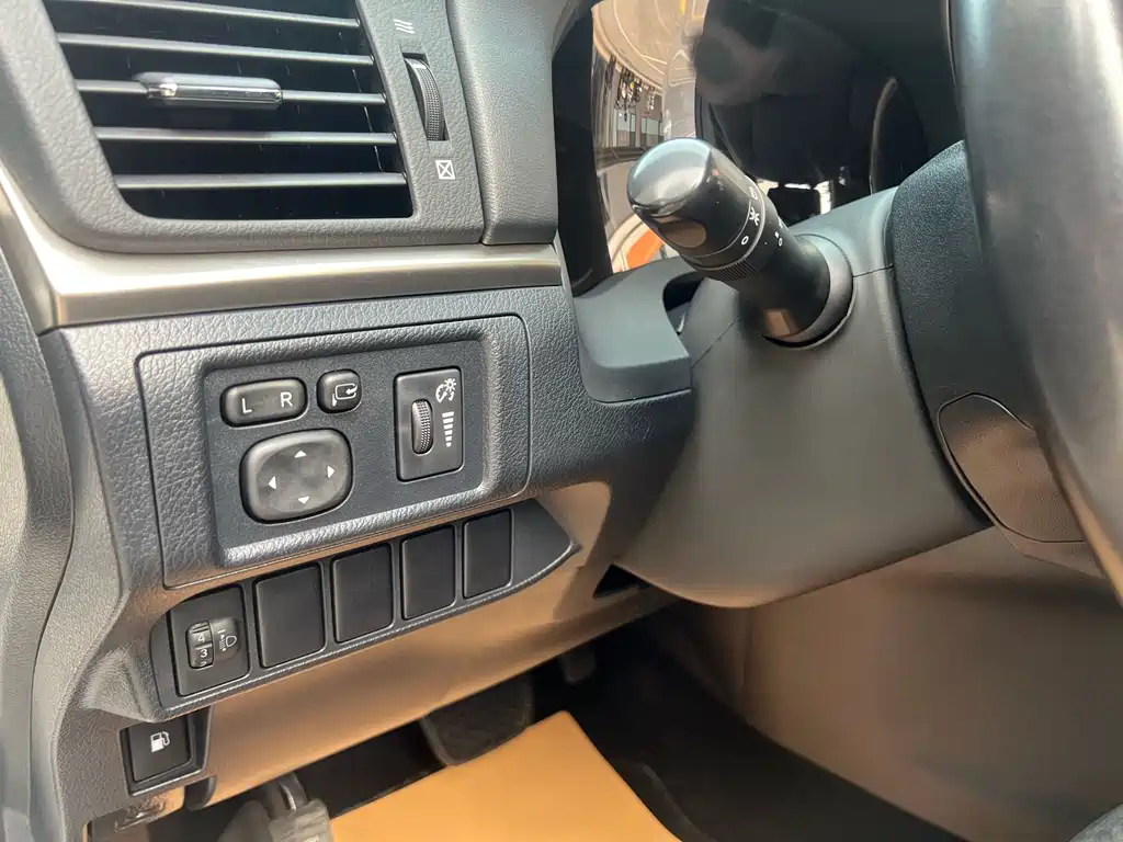 Lexus CT — миниатюра 14