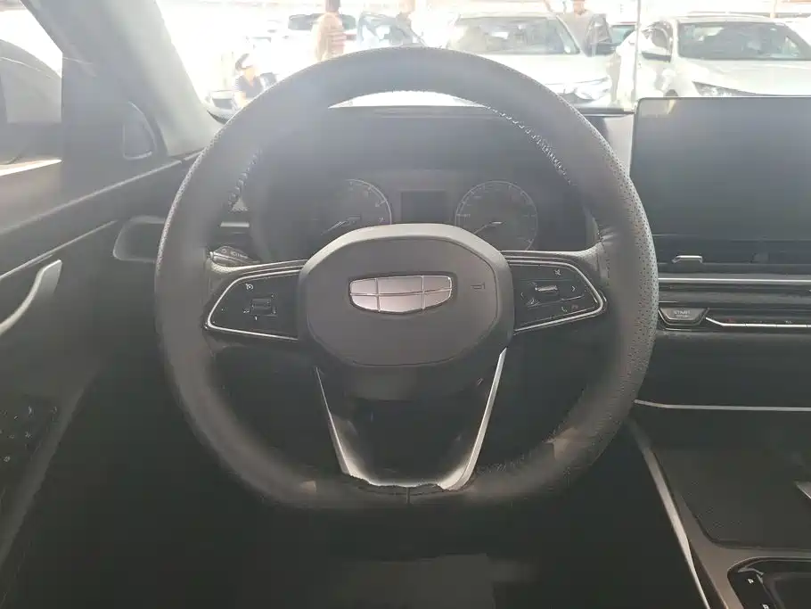 Geely Emgrand — миниатюра 15