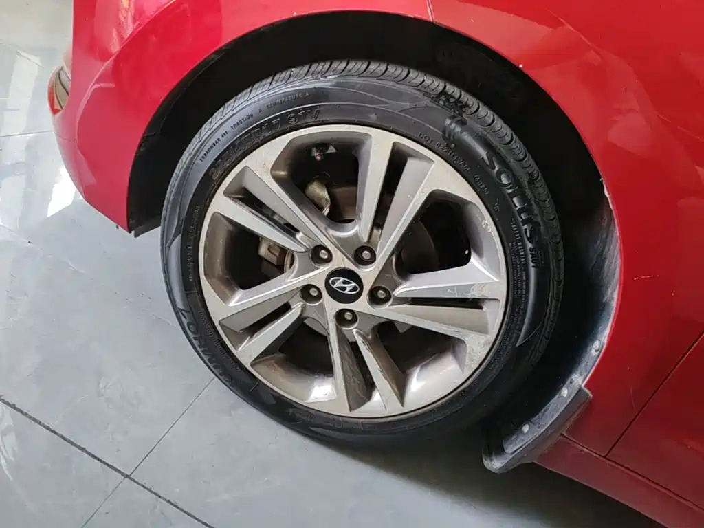 Hyundai Elantra — миниатюра 23