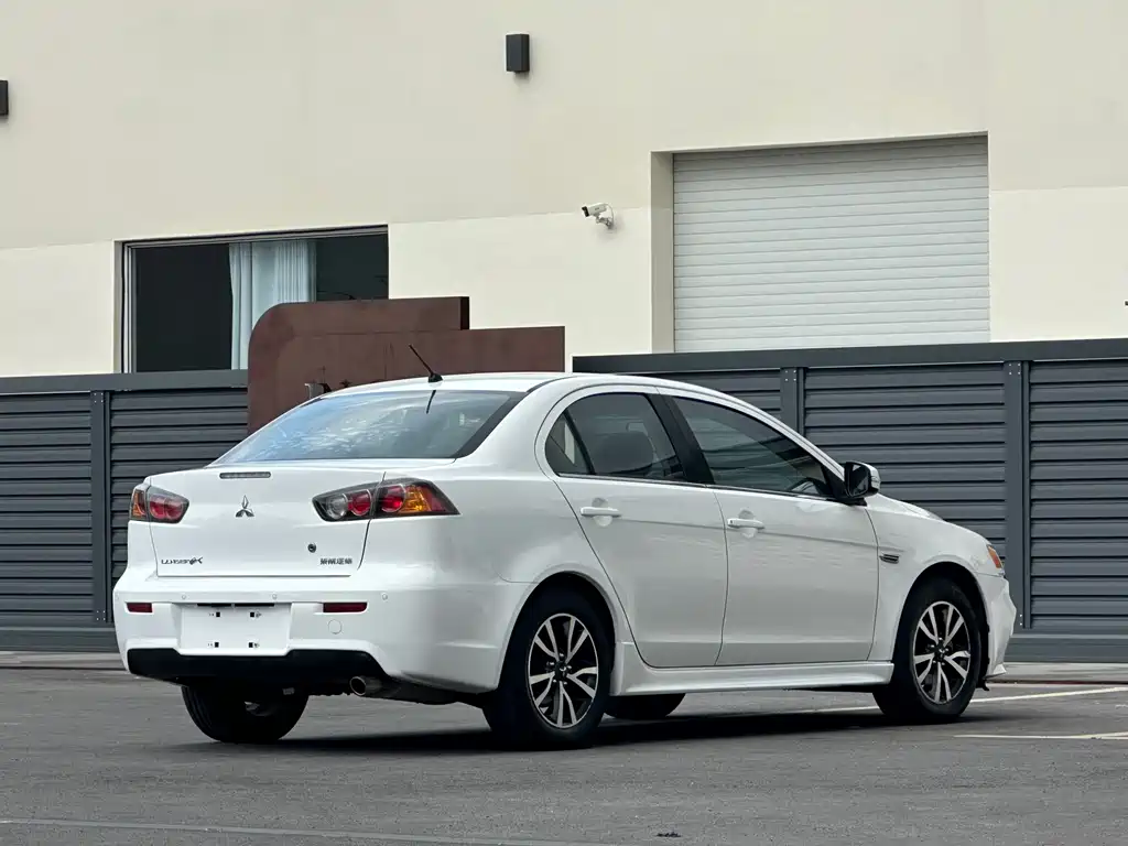 Mitsubishi Lancer EX — миниатюра 8