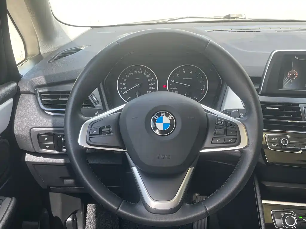 BMW 2 Series Active Tourer — миниатюра 16