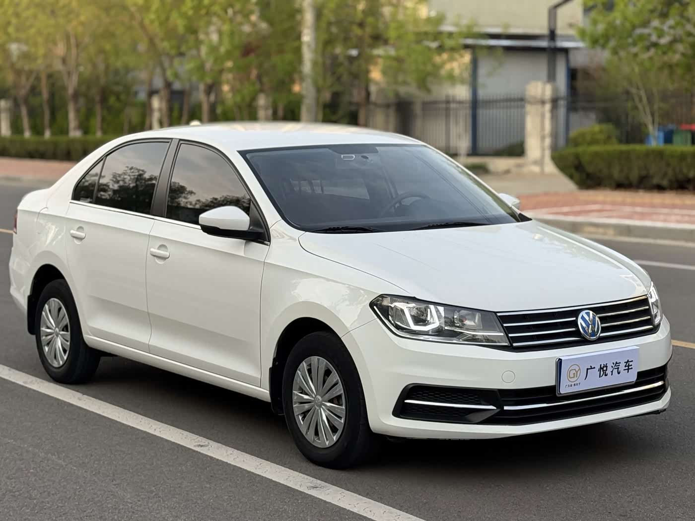 Volkswagen Santana 1.5 л 2022 г. Белый, пробег 30000 км
