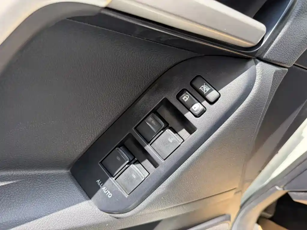 Toyota Prado — миниатюра 9