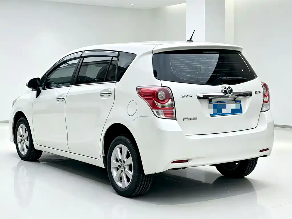 Toyota Verso — миниатюра 8