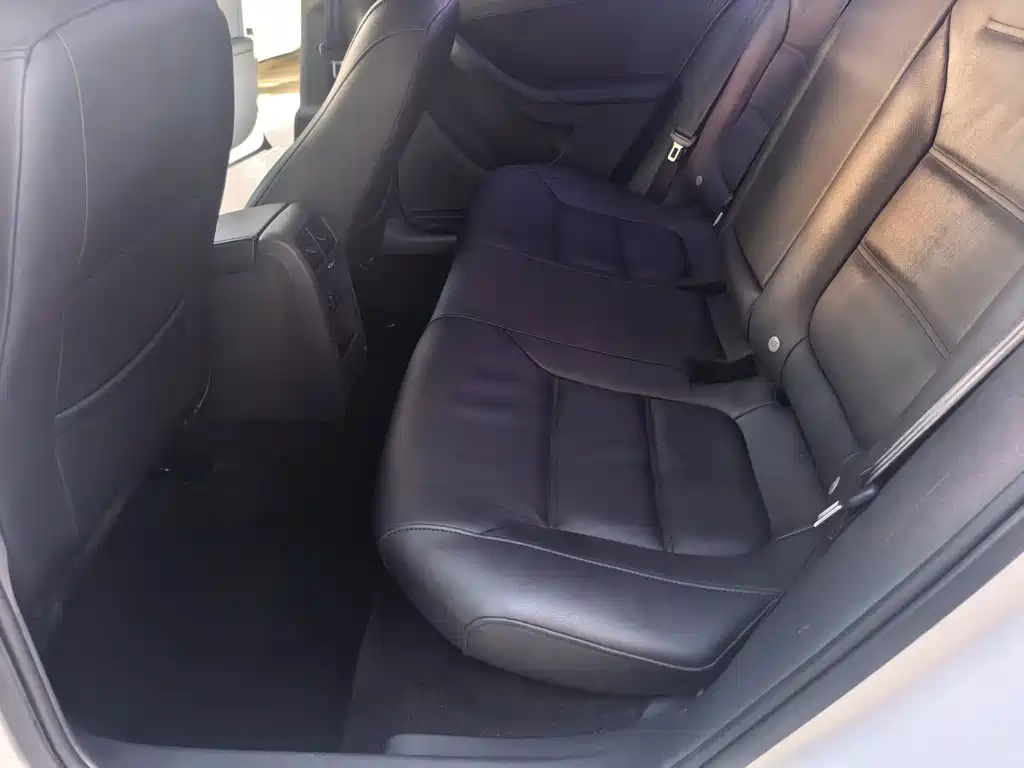 Volkswagen Sagitar — миниатюра 5