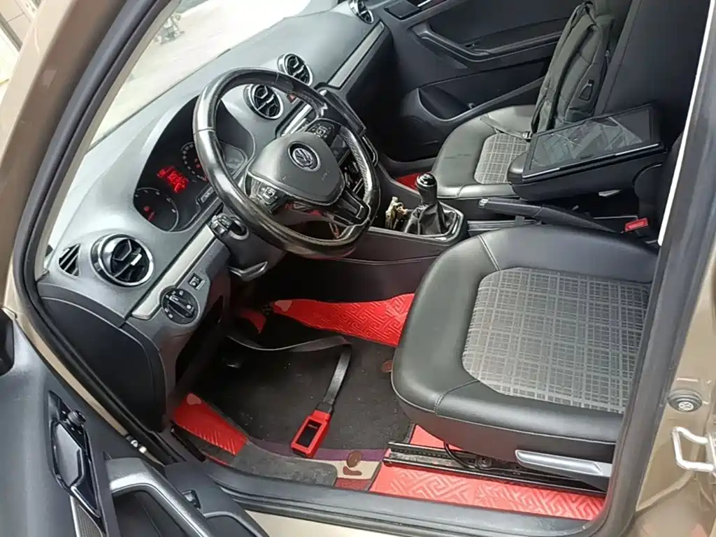 Volkswagen Jetta — миниатюра 15