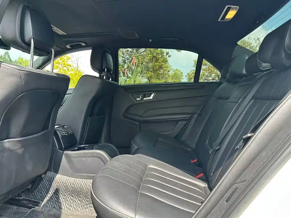 Mercedes-Benz E-Class — миниатюра 4