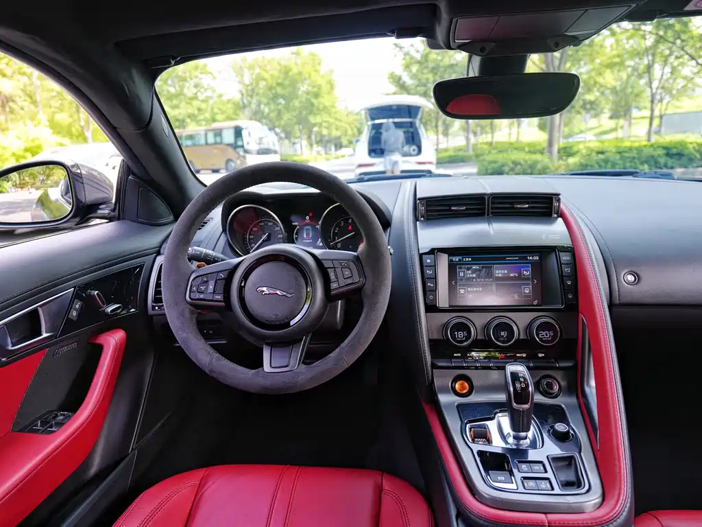 Jaguar F-TYPE — миниатюра 11