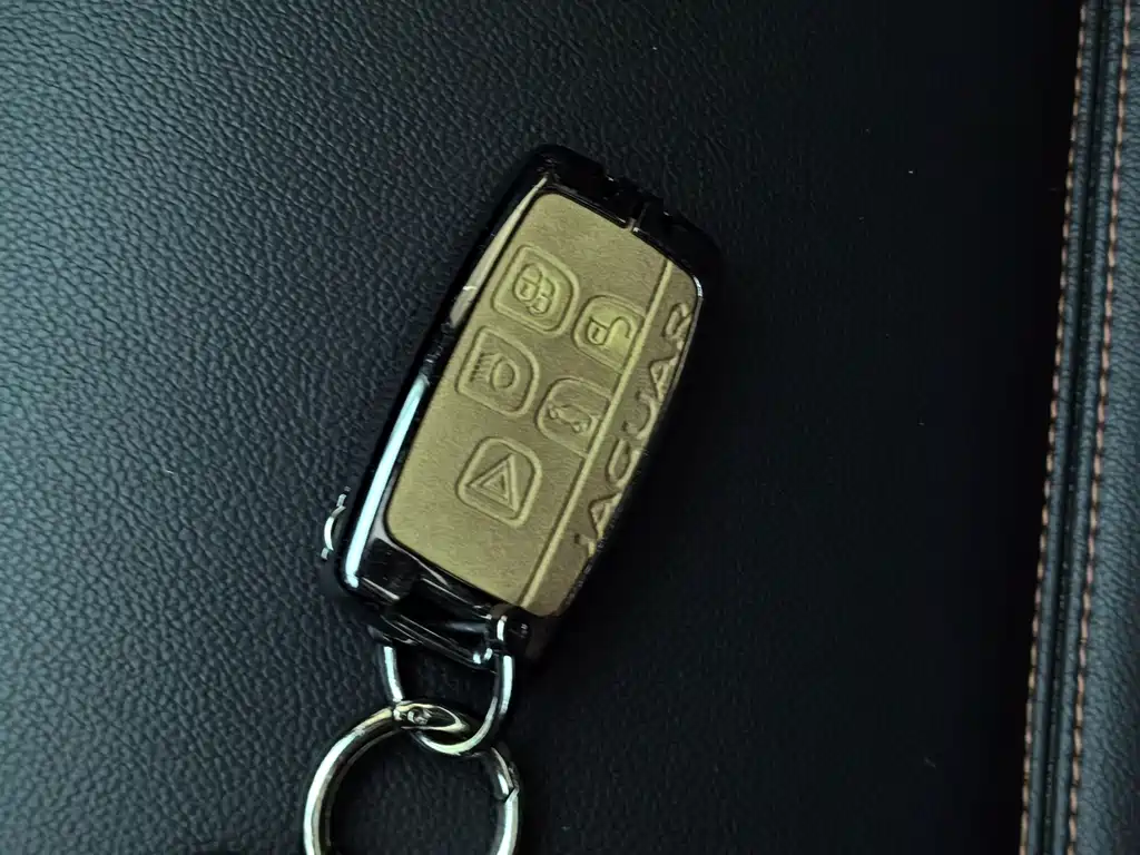 Jaguar XEL — миниатюра 28
