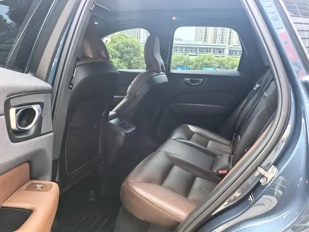 Volvo XC60 — миниатюра 9