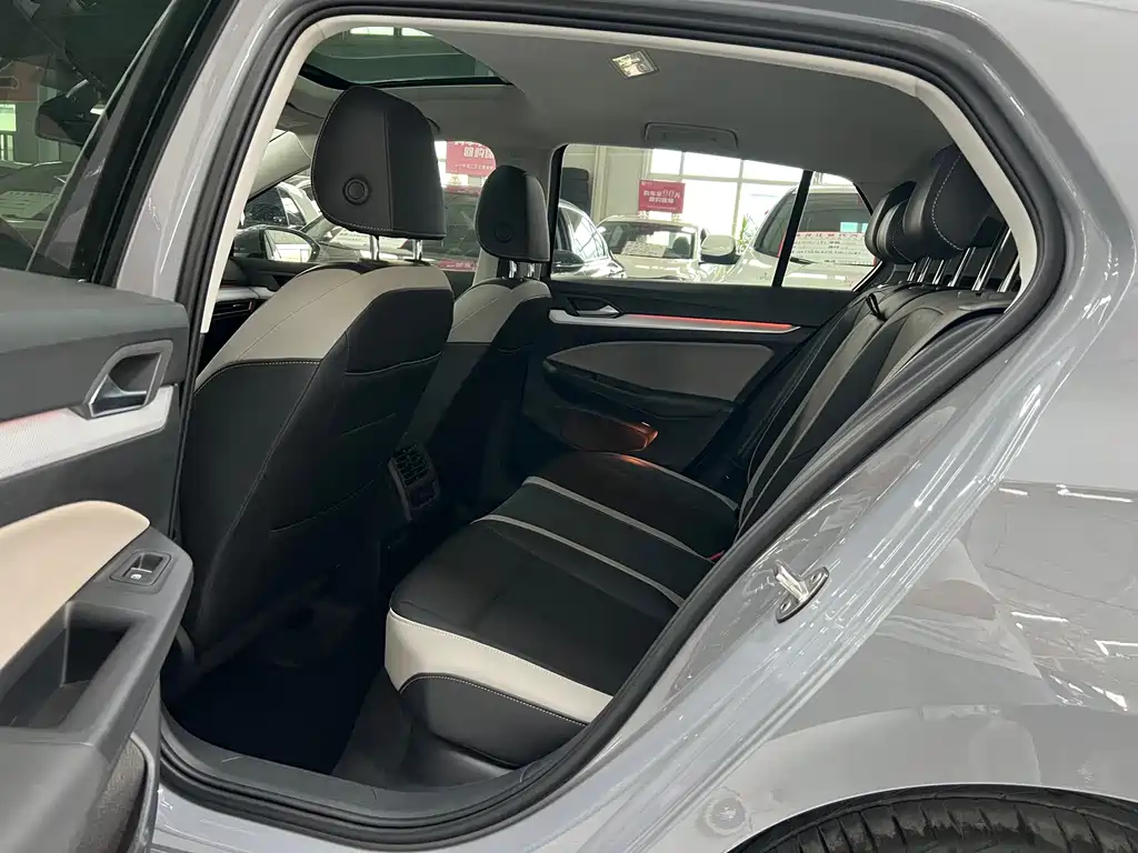 Volkswagen Golf — миниатюра 6