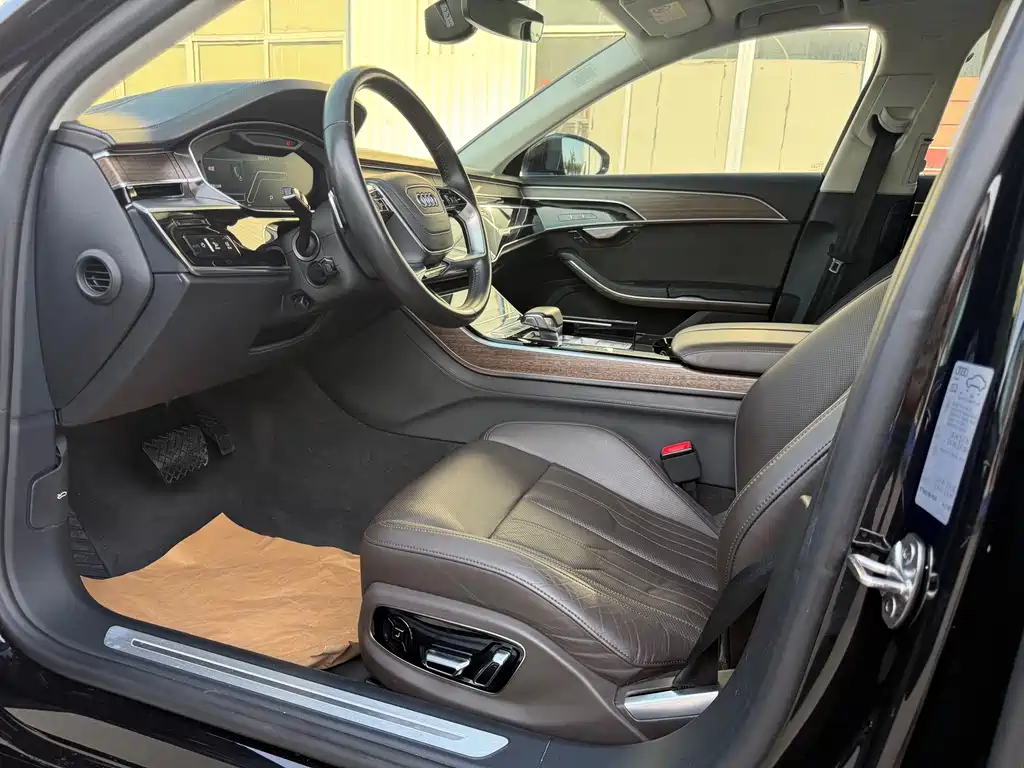 Audi A8 — миниатюра 6