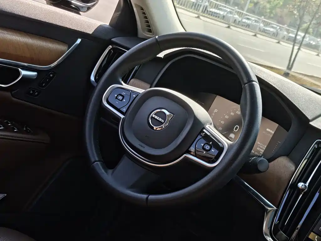 Volvo S90 — миниатюра 14