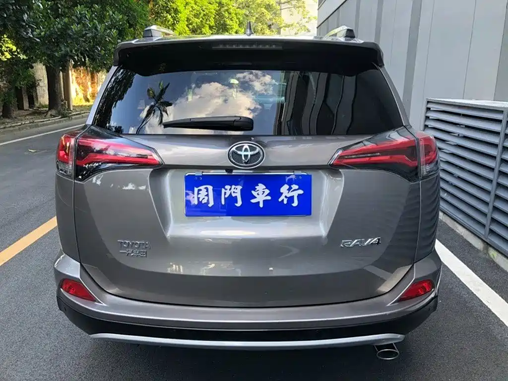 Toyota RAV4 — миниатюра 16