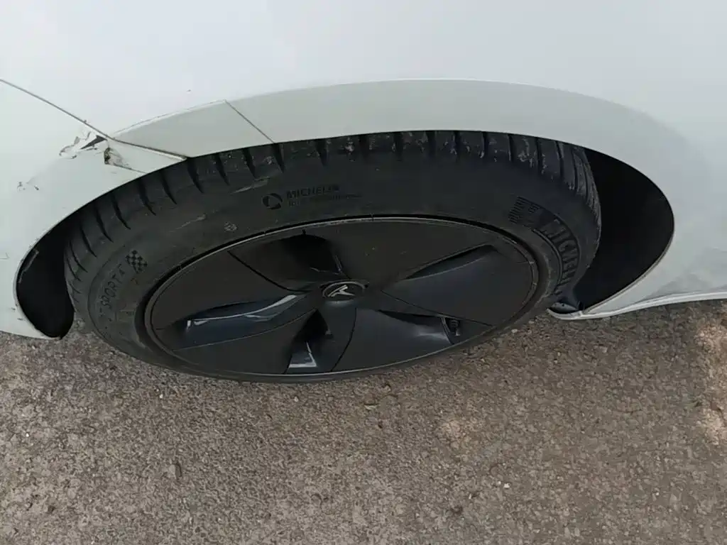 Tesla Model 3 — миниатюра 23