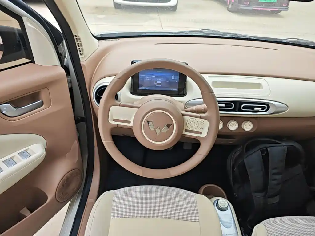 Wuling MINIEV — миниатюра 11