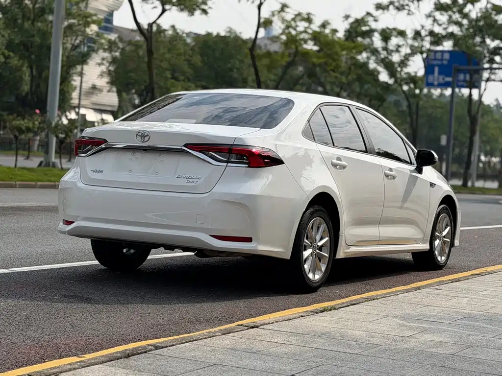 Toyota Corolla — миниатюра 4