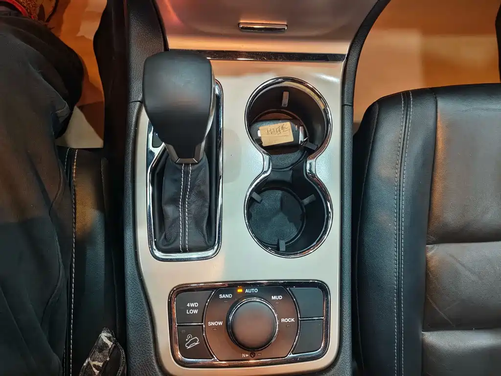 Jeep Grand Cherokee (Import) — миниатюра 8