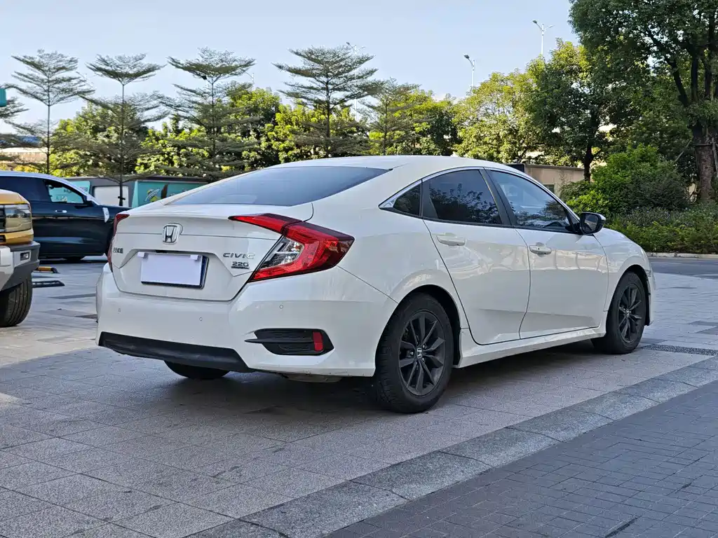 Honda Civic — миниатюра 4