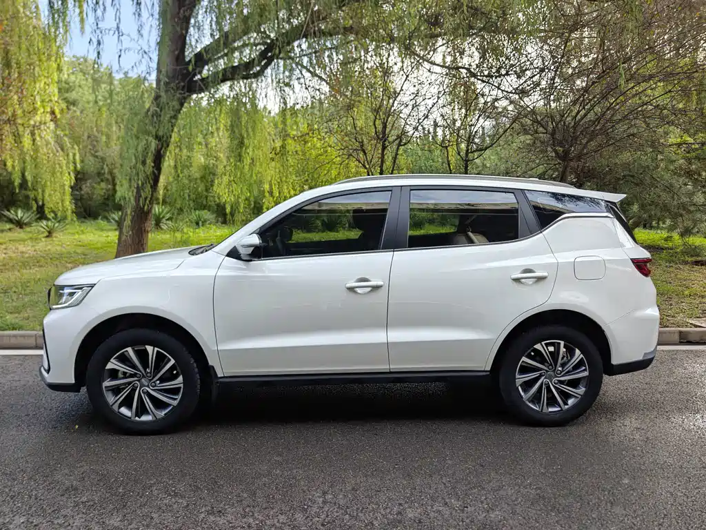 Geely Vision X6 — миниатюра 3