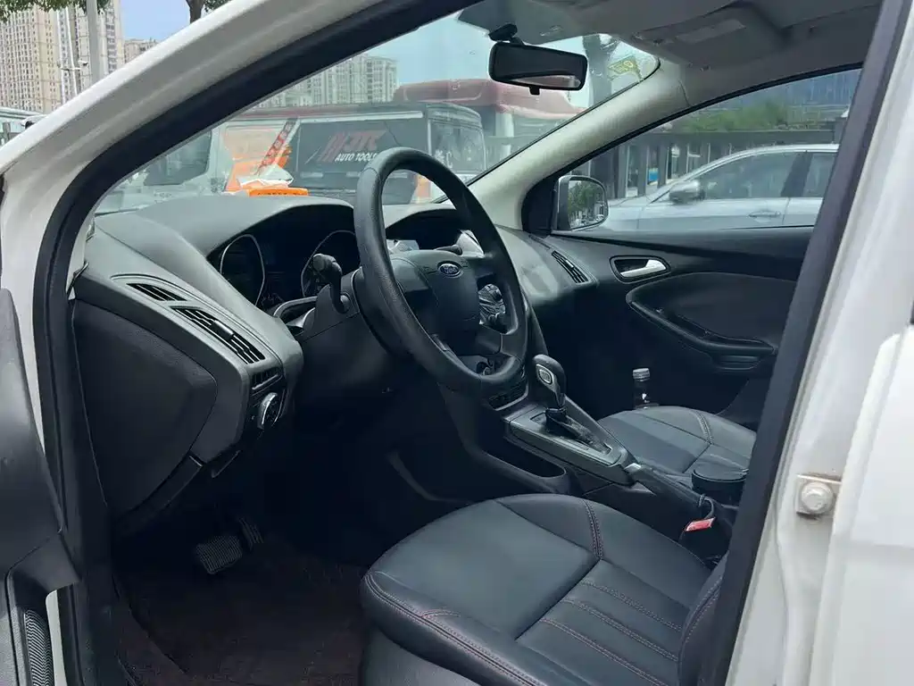 Ford Focus — миниатюра 6