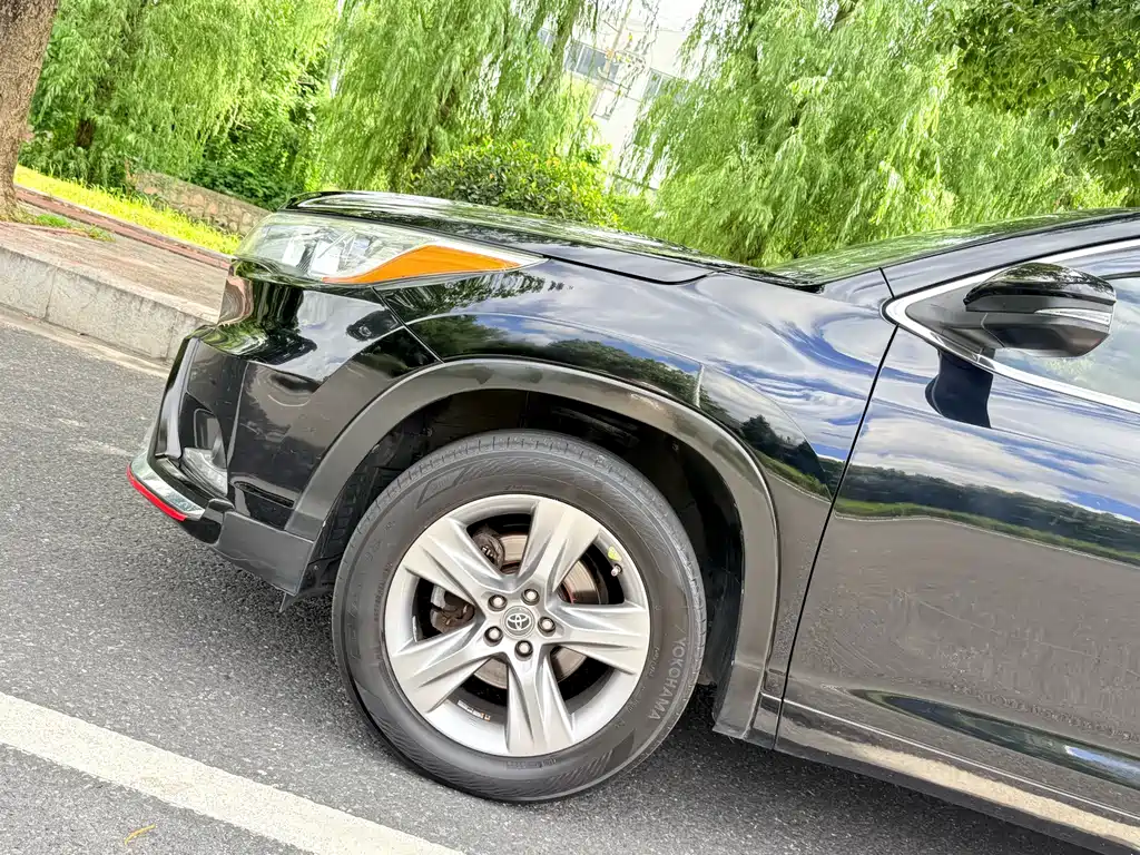 Toyota Highlander — миниатюра 5