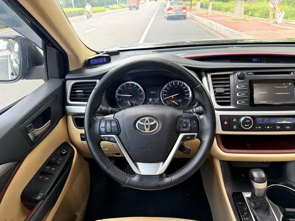 Toyota Highlander — миниатюра 10