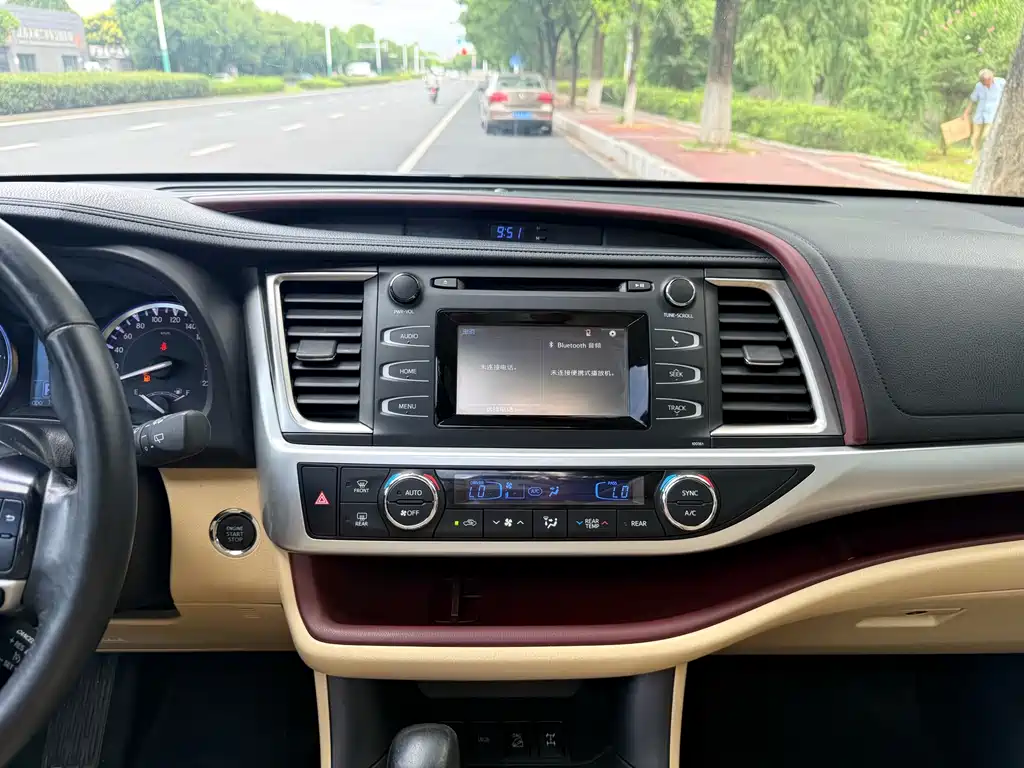 Toyota Highlander — миниатюра 11